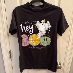 Simply southern black Halloween t shirt. Hey boo. Size small